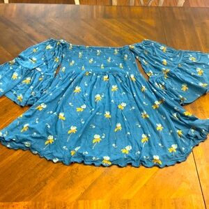 Free People Lana Tunic Off The Shoulder Top
Size small nwot